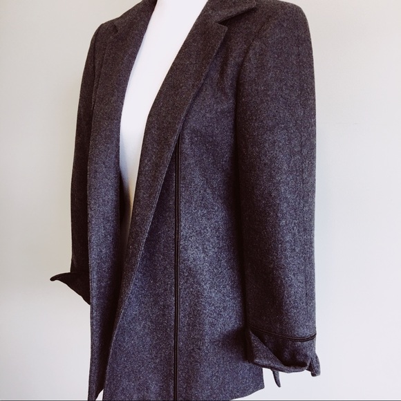 Harve Benard Gray Blazer - Size 6 - Picture 2 of 4